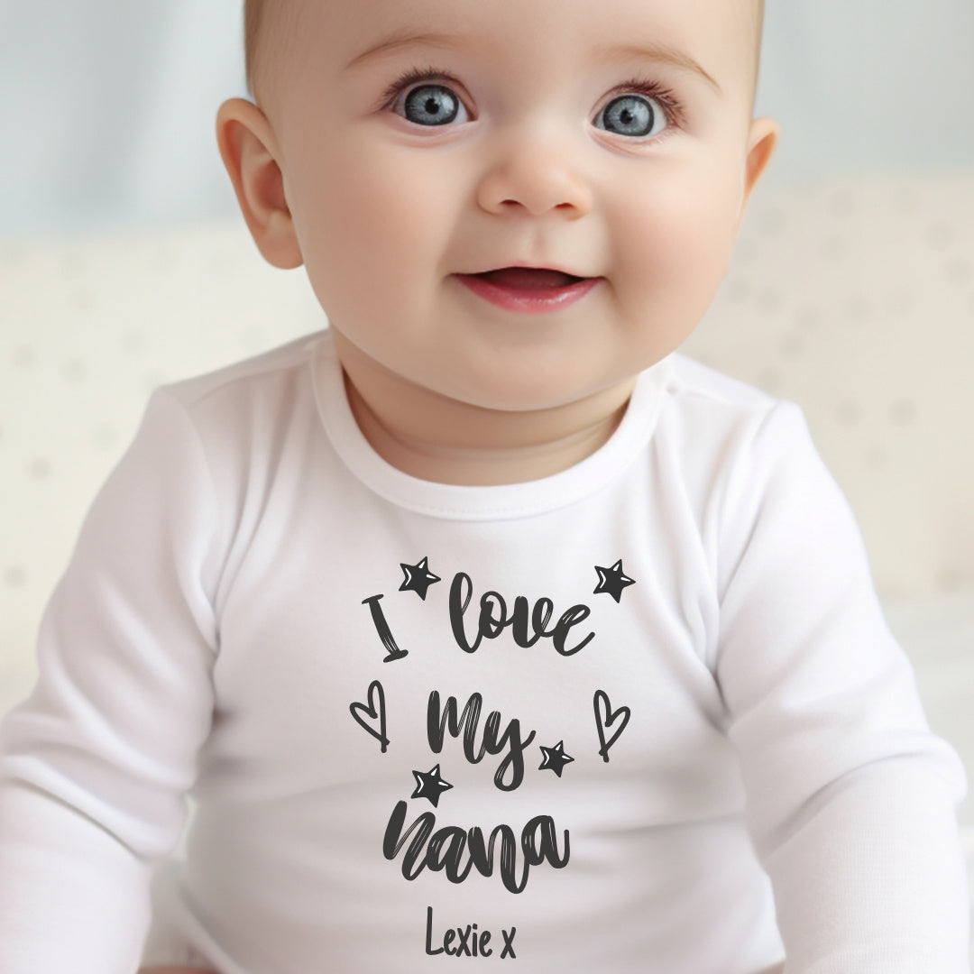 Black & White I Love My Mummy Baby Outfit: Bib, Vest, Baby Grow