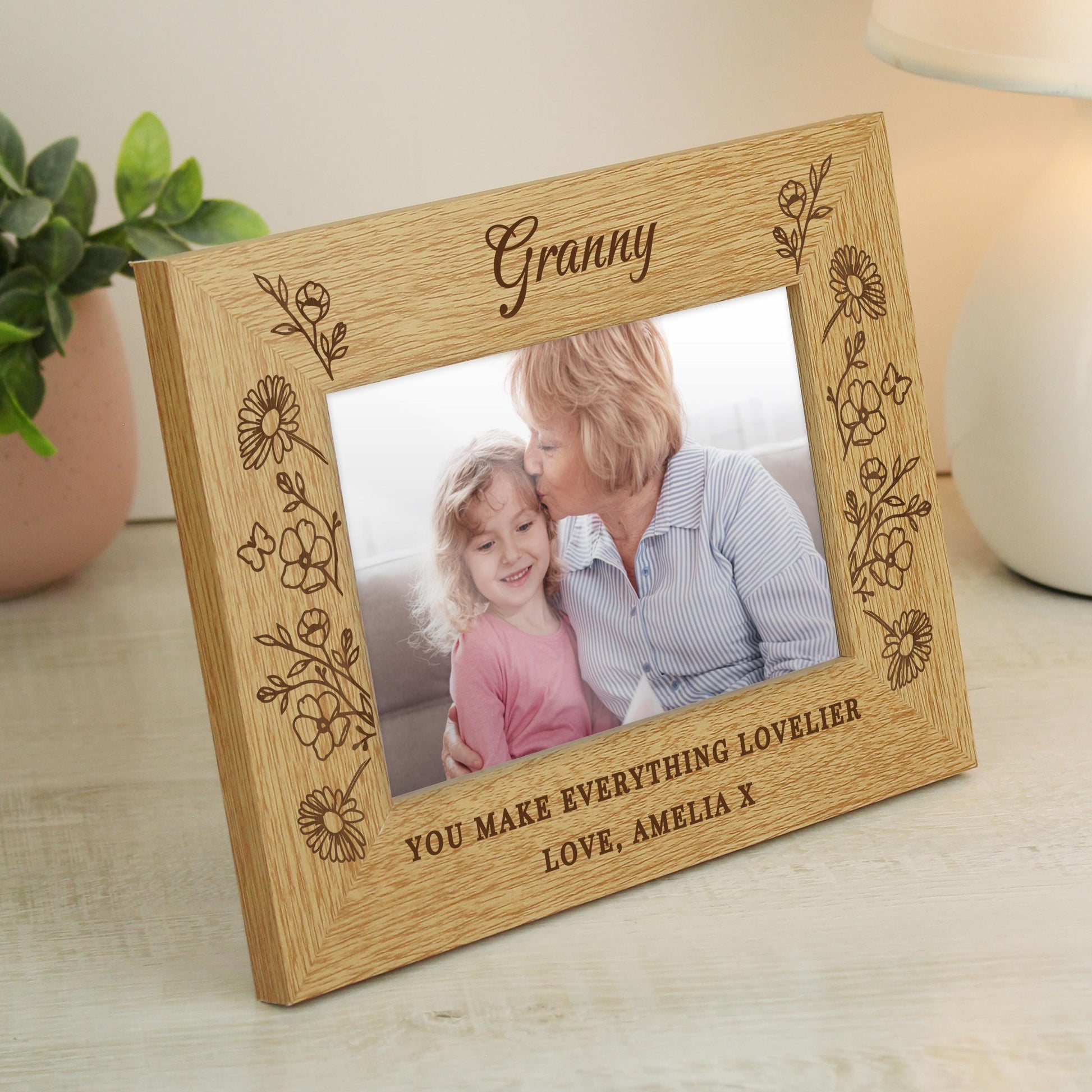 Personalised Wild Flowers 6x4 Oak Finish Photo Frame | Great for Mothers Day, Weddings and Anniversaries - Picture Frame - Inspired Creative Gifts