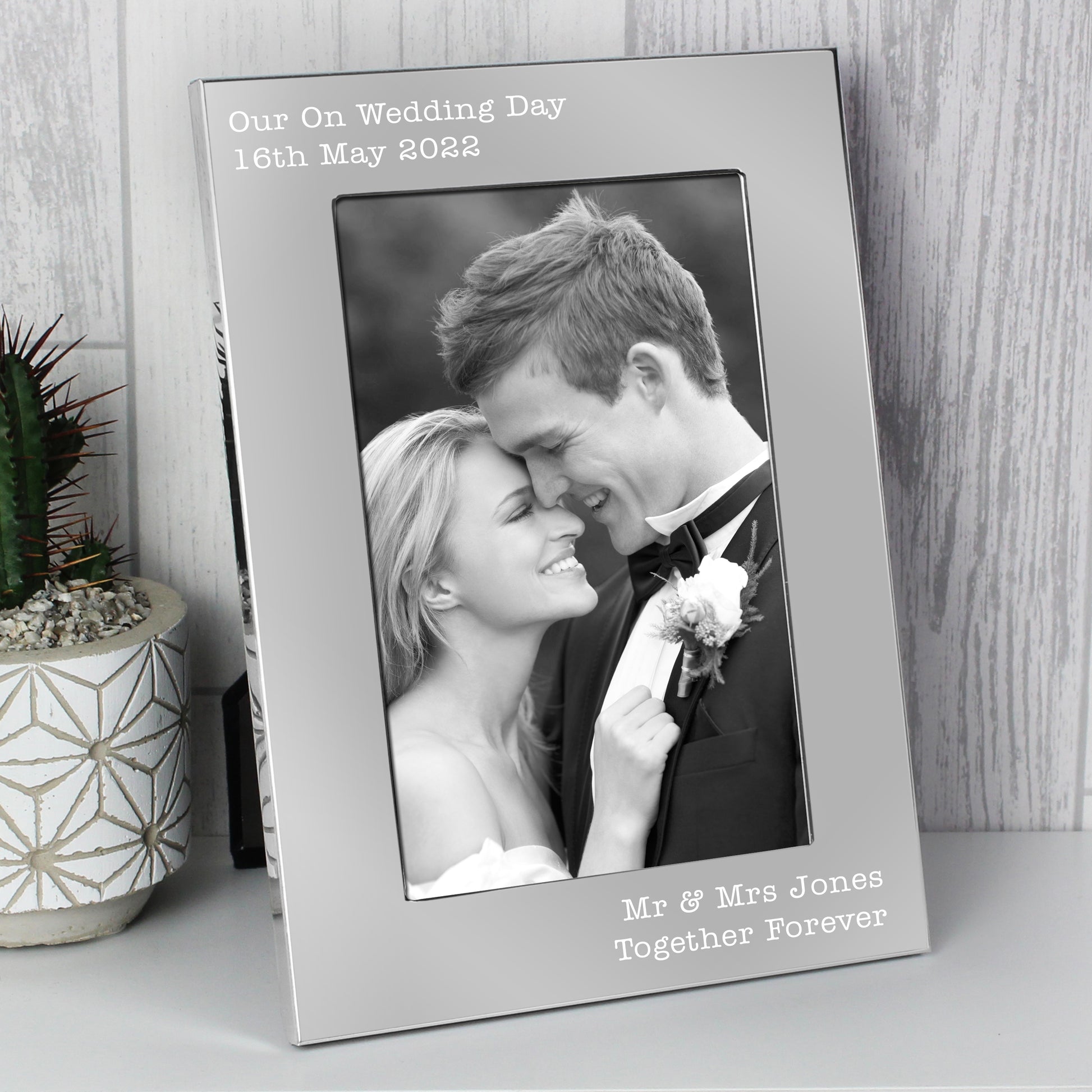 Personalised Free Text 7 x 5 Silver Photo Frame - Inspired Creative Gifts