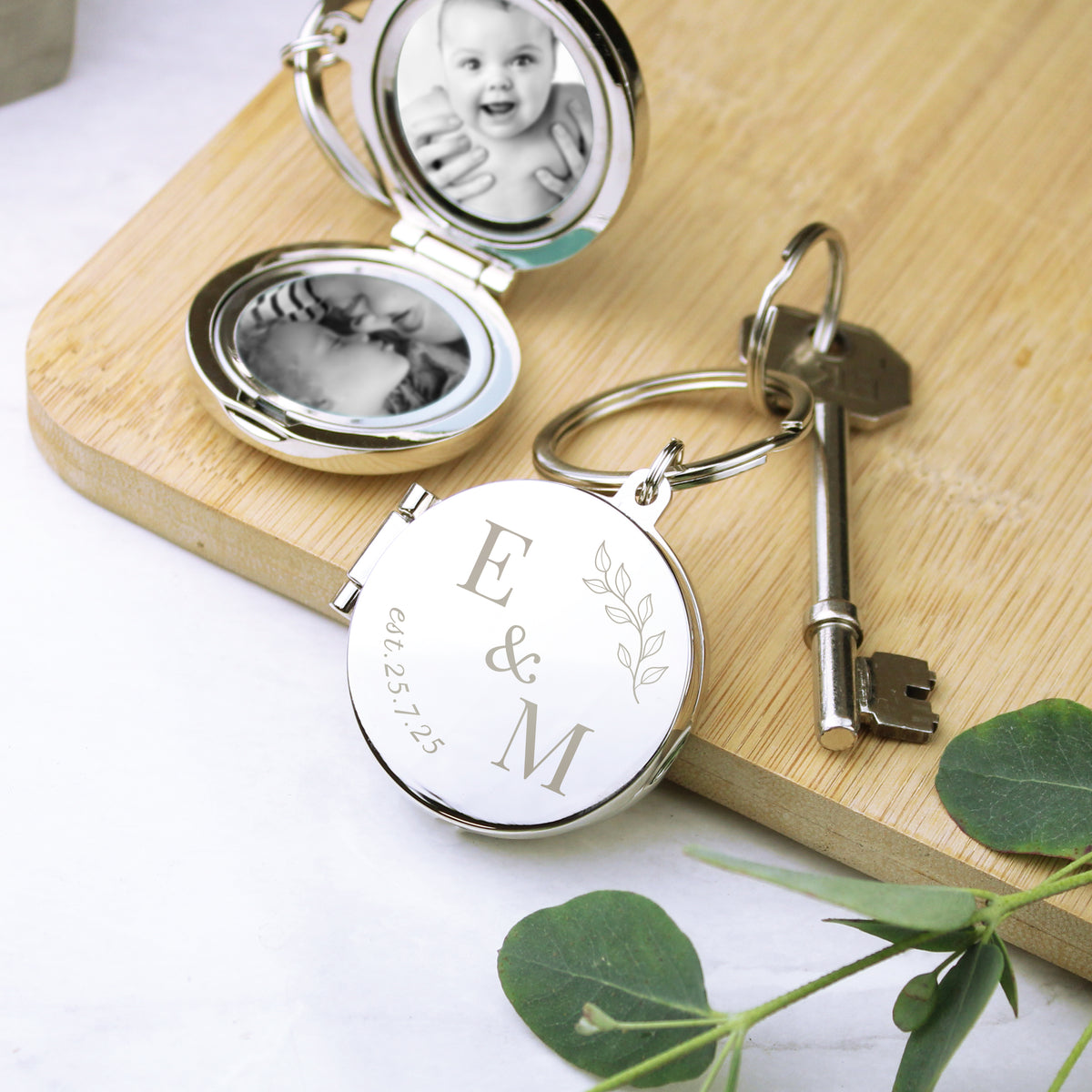 Personalised Foliage Couples Photo Keyring | Wedding Gift