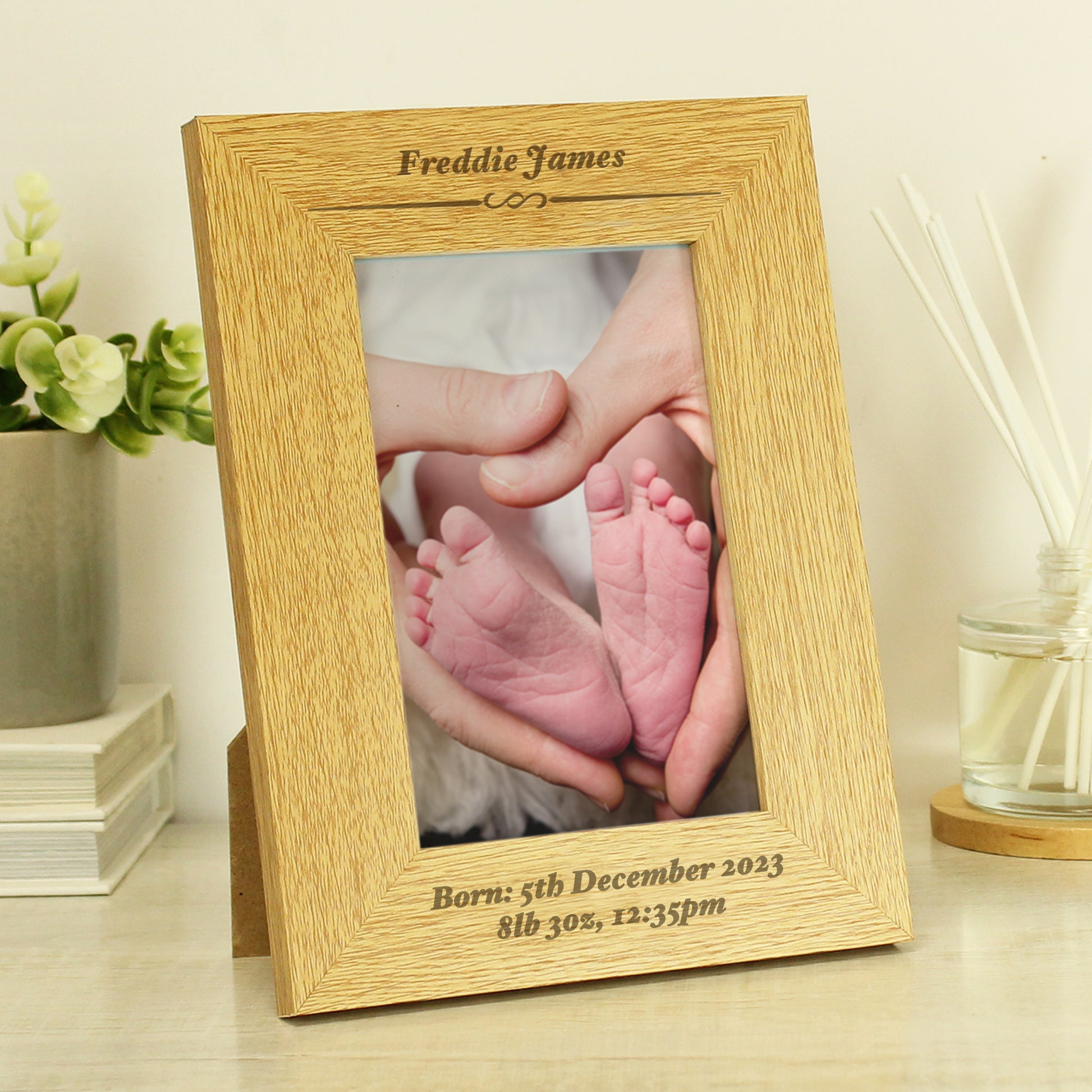 Personalised Formal 6x4 Oak Finish Photo Frame - Inspired Creative Gifts