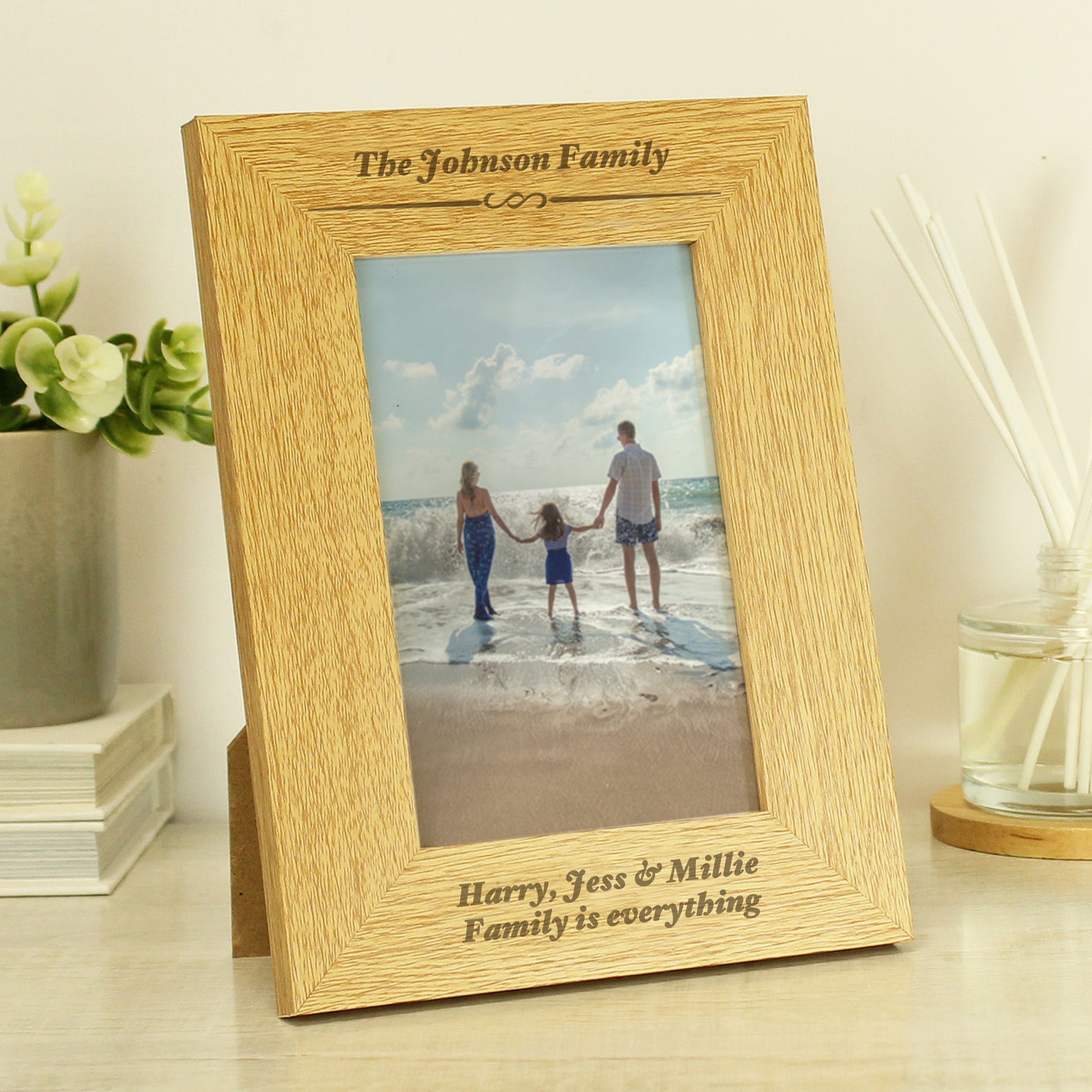 Personalised Formal 6x4 Oak Finish Photo Frame - Inspired Creative Gifts