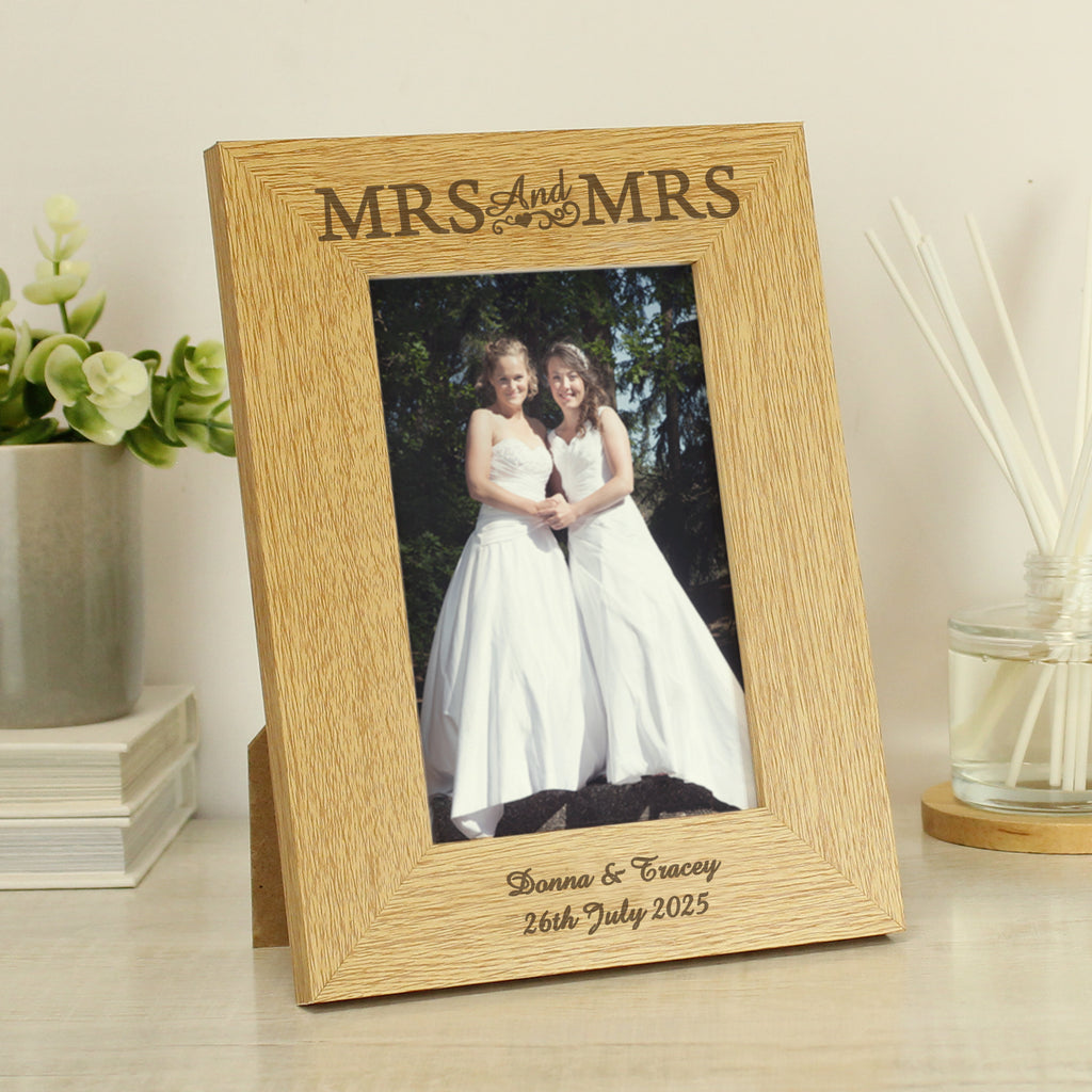 Personalised Oak Finish 6x4 Mrs & Mrs Photo Frame for Wedding