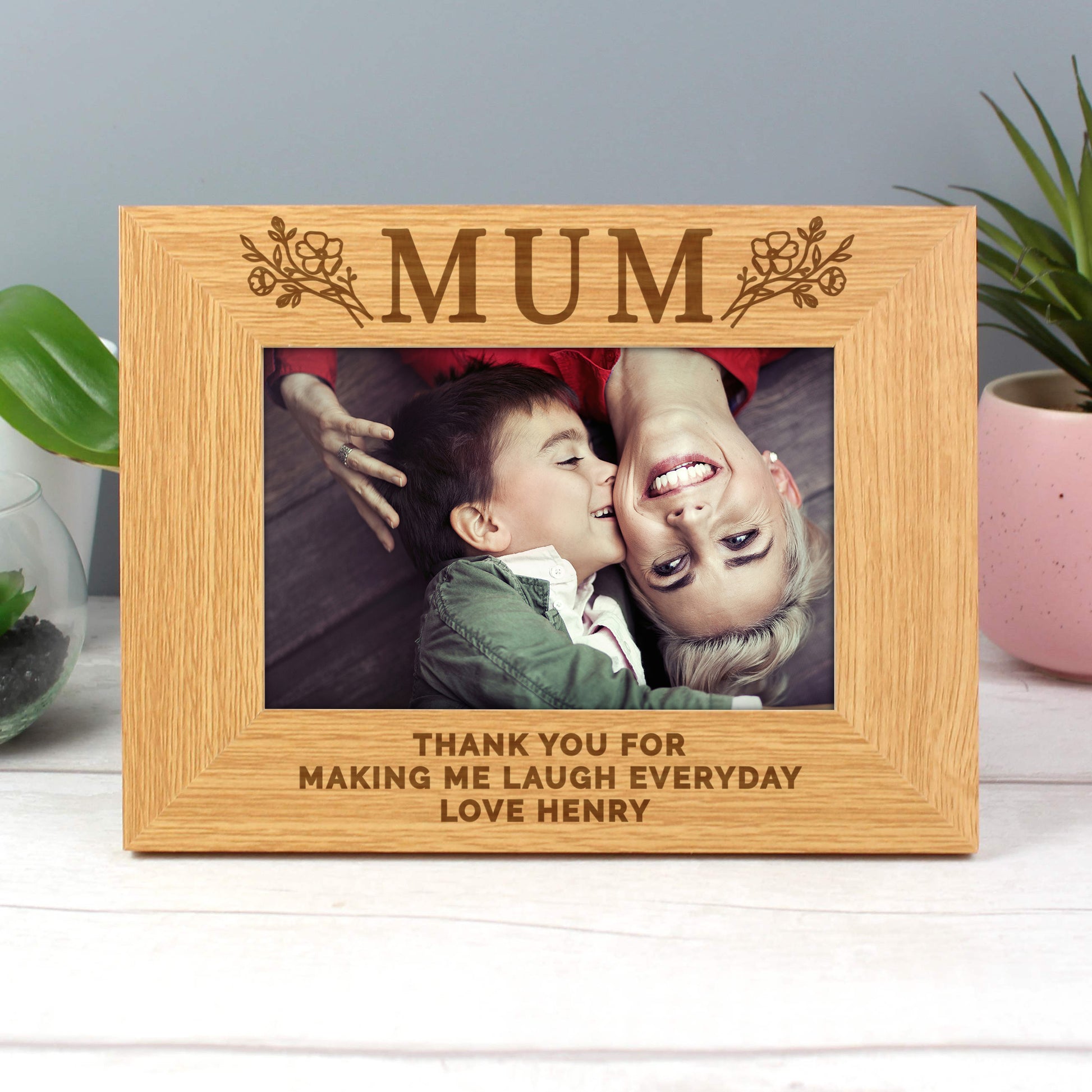 Personalised Floral Mum 6x4 Oak Finish Photo Frame - Inspired Creative Gifts