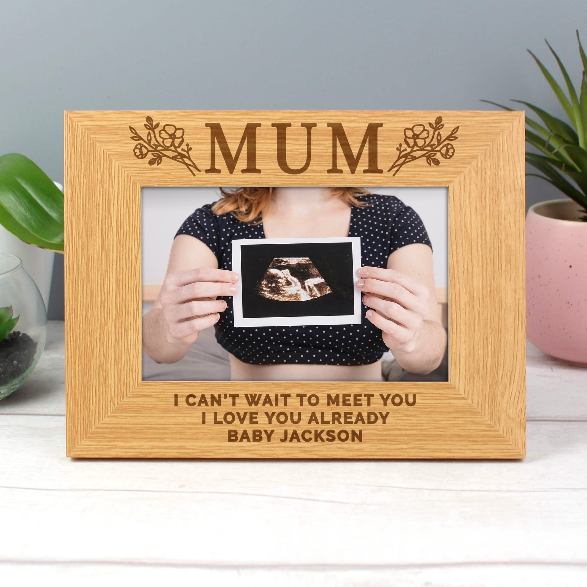 Personalised Floral Mum 6x4 Oak Finish Photo Frame - Inspired Creative Gifts