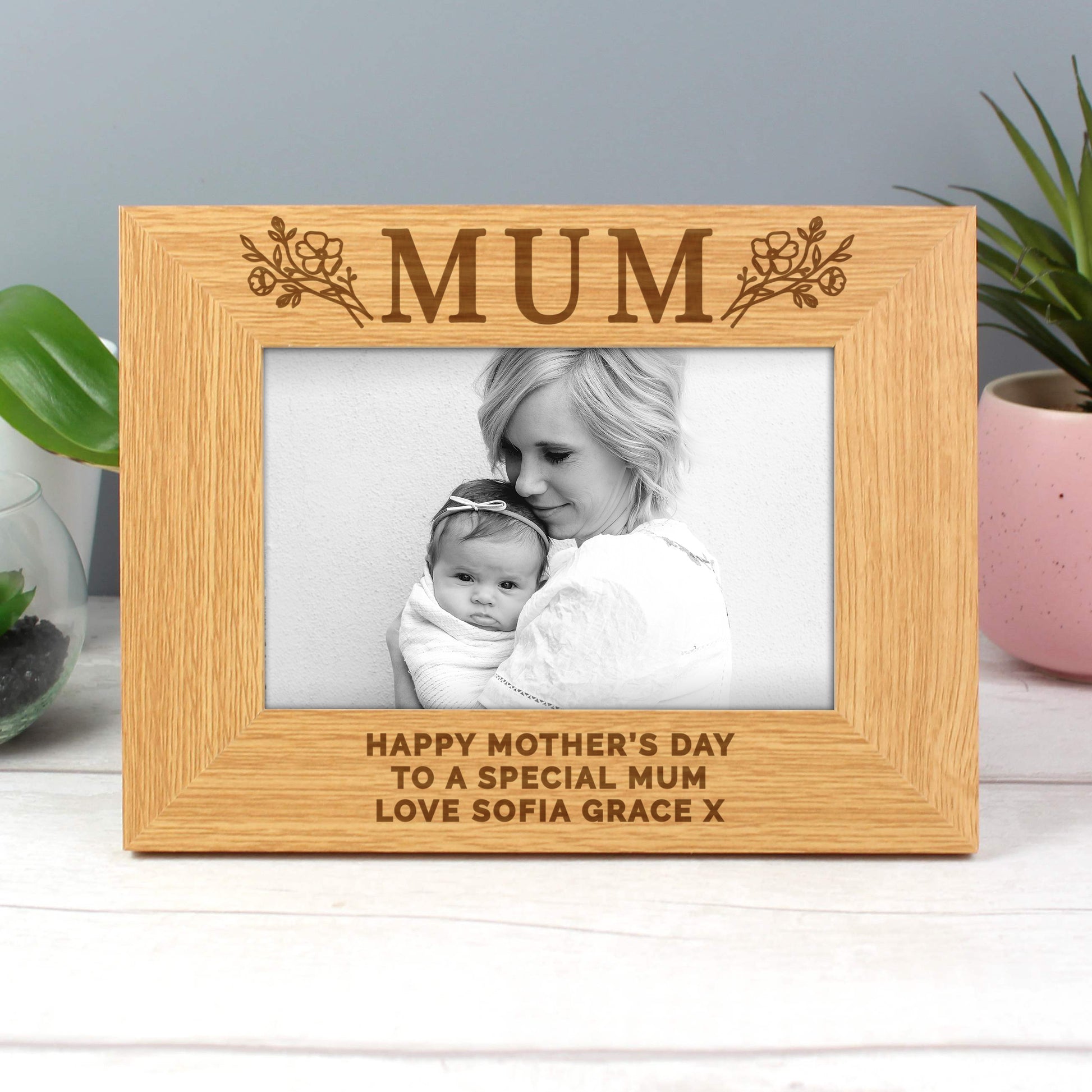 Personalised Floral Mum 6x4 Oak Finish Photo Frame - Inspired Creative Gifts