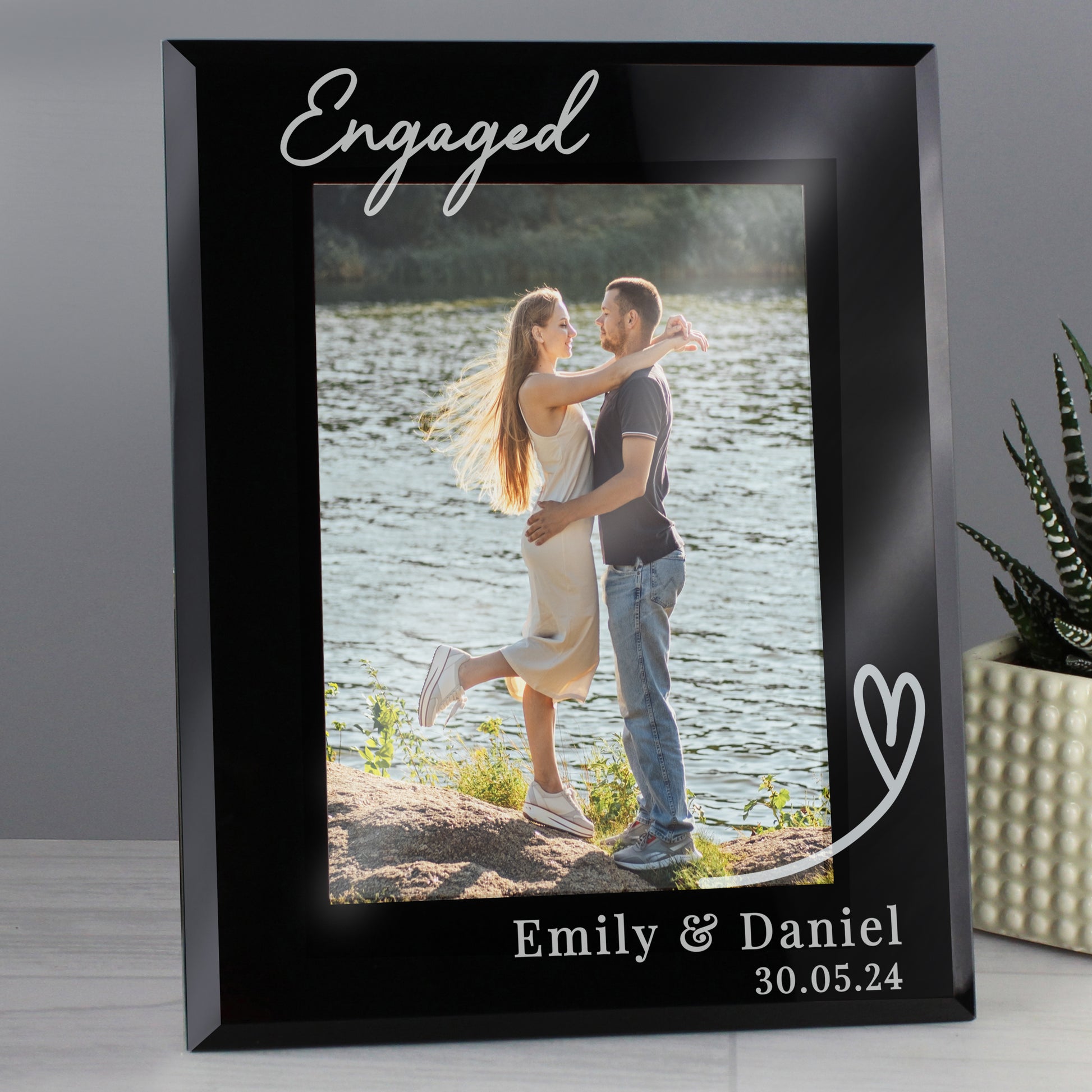 Personalised Heart Black Glass 7x5 Photo Frame - Picture Frame - Inspired Creative Gifts