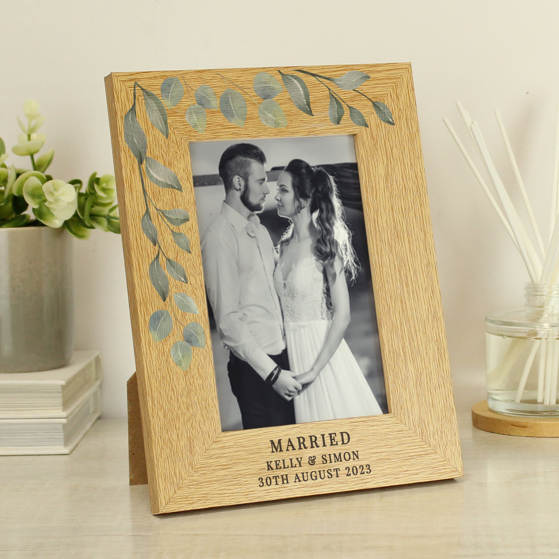 Personalised Botanical 6x4 Oak Finish Photo Frame - Picture Frame - Inspired Creative Gifts