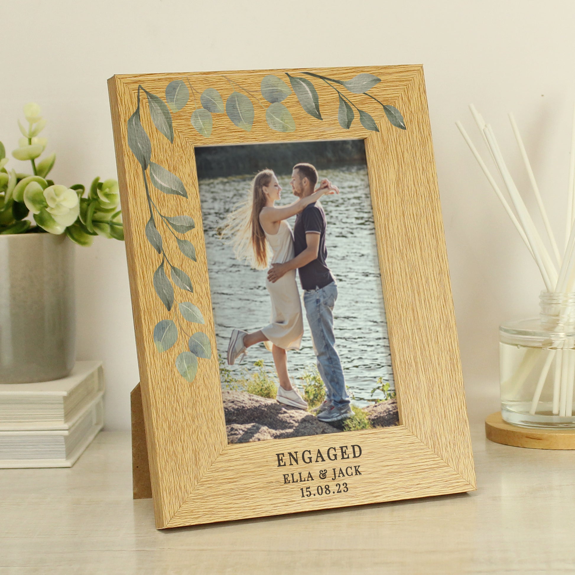 Personalised Botanical 6x4 Oak Finish Photo Frame - Picture Frame - Inspired Creative Gifts