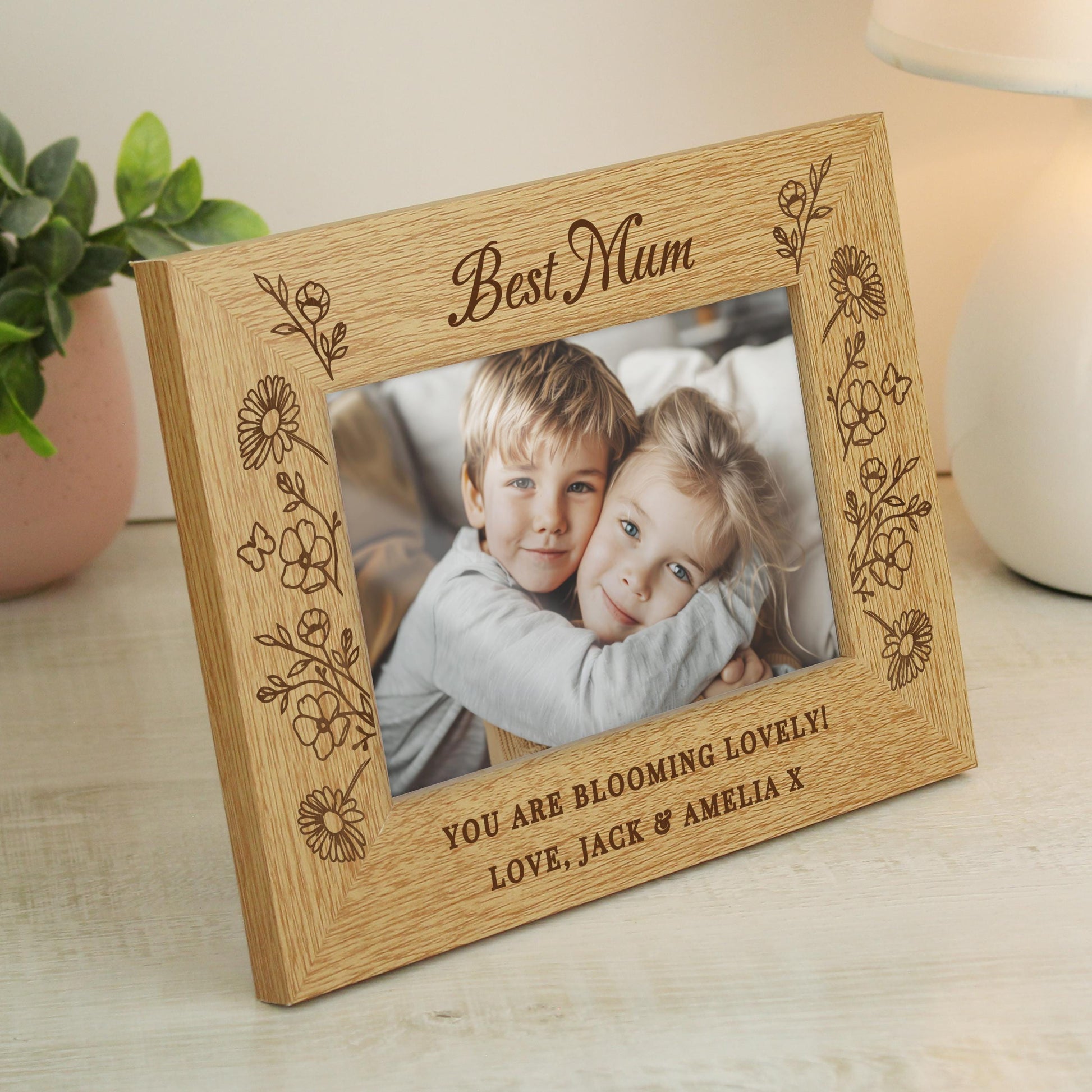 Personalised Wild Flowers 6x4 Oak Finish Photo Frame | Great for Mothers Day, Weddings and Anniversaries - Picture Frame - Inspired Creative Gifts