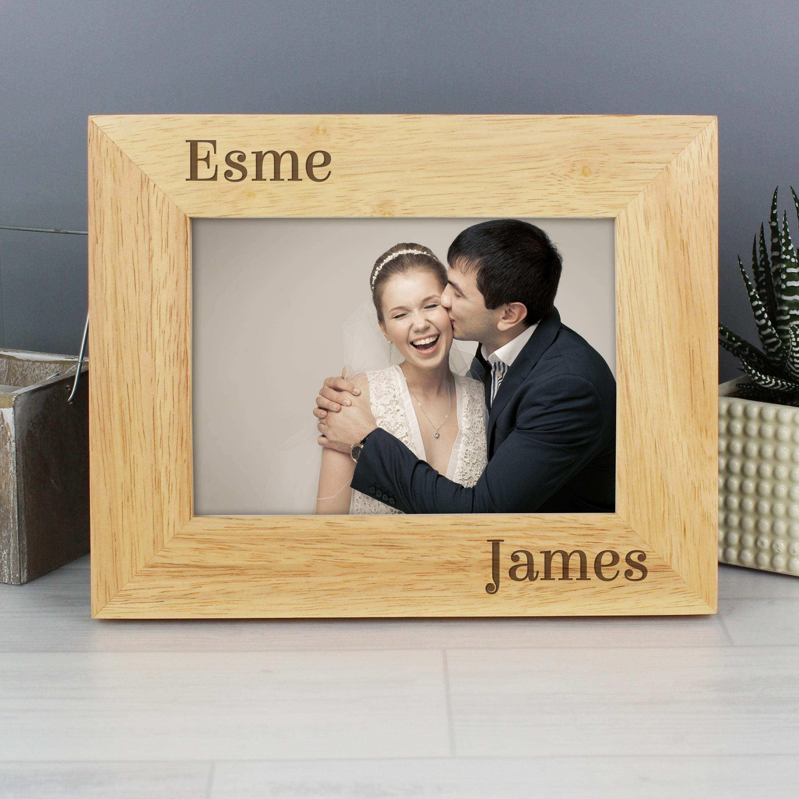 Personalised Couples 6x4 Oak Finish Photo Frame | Bespoke Picture Frame | Great for Valentines Day, Birthday or Weddings