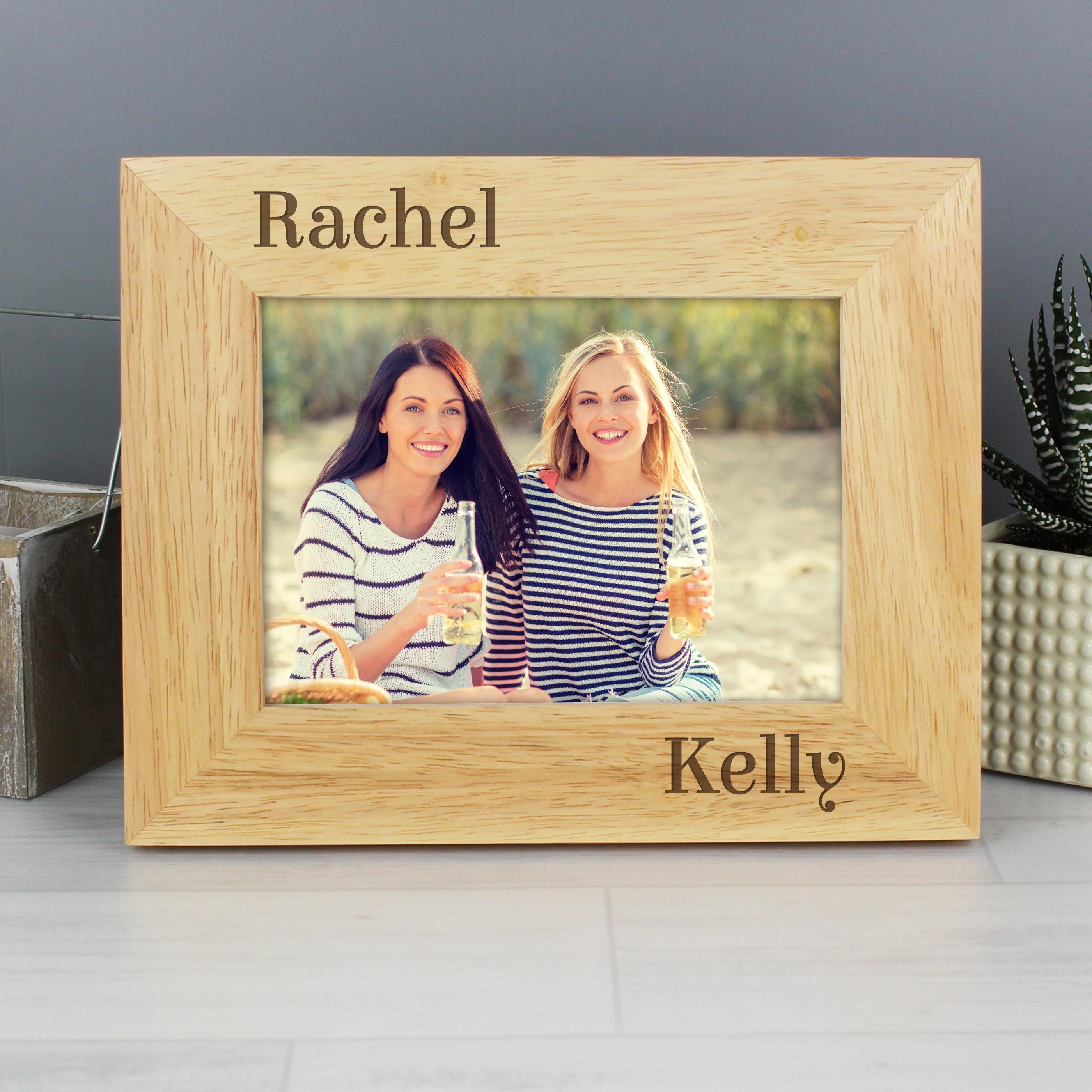 Personalised Couples 6x4 Oak Finish Photo Frame | Bespoke Picture Frame | Great for Valentines Day, Birthday or Weddings