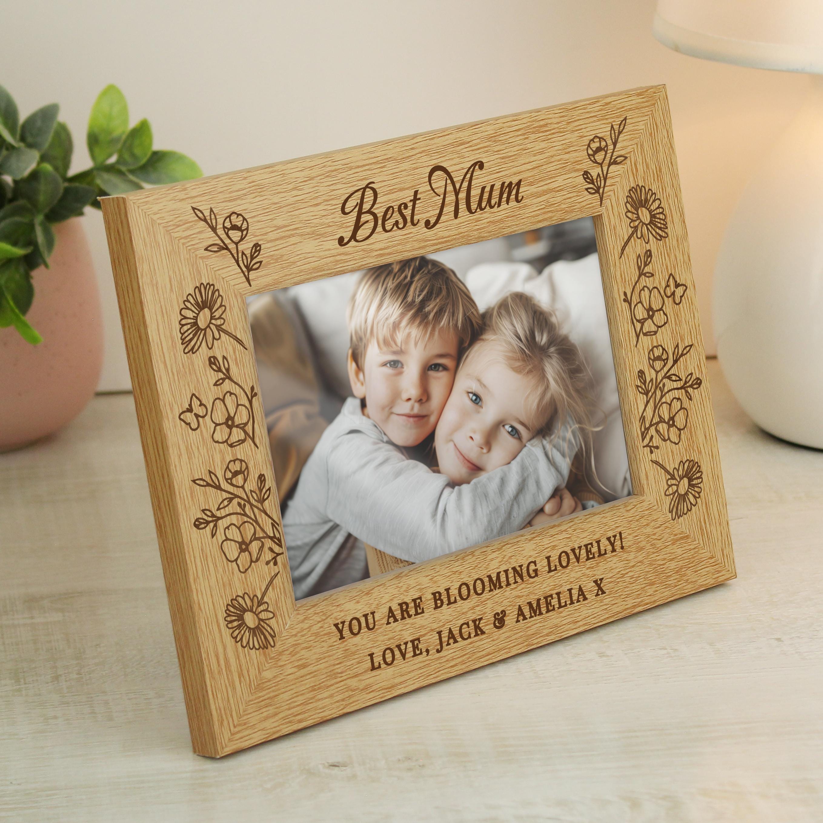 Personalised Wild Flowers 6x4 Oak Finish Photo Frame | Great for Mothers Day, Weddings and Anniversaries