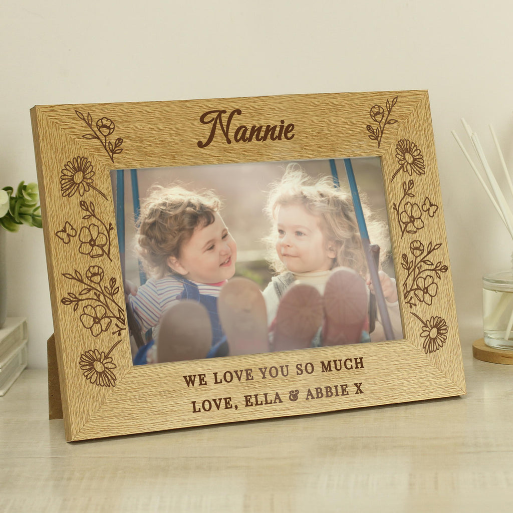 Personalised Wild Flowers 6x4 Oak Finish Photo Frame | Great for Mothers Day, Weddings and Anniversaries