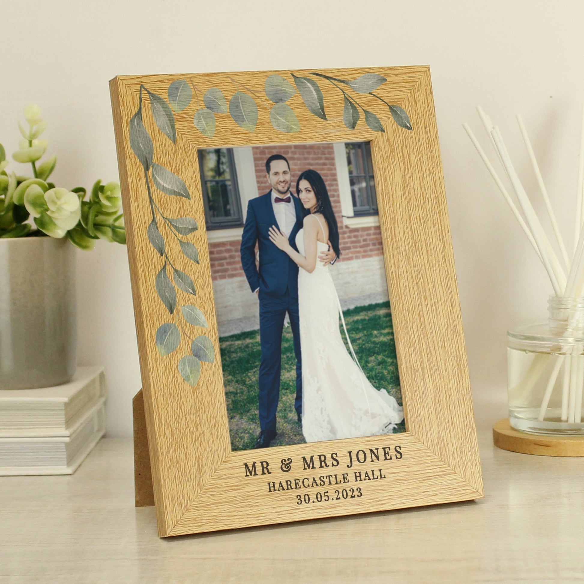 Personalised Botanical 6x4 Oak Finish Photo Frame | Inspired Creative Gifts | UK Supplier