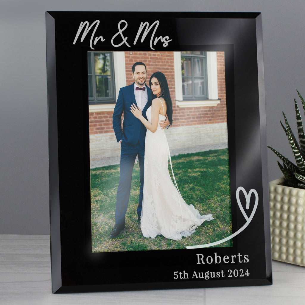 Personalised Heart Black Glass 7x5 Photo Frame | Inspired Creative Gifts | UK Supplier