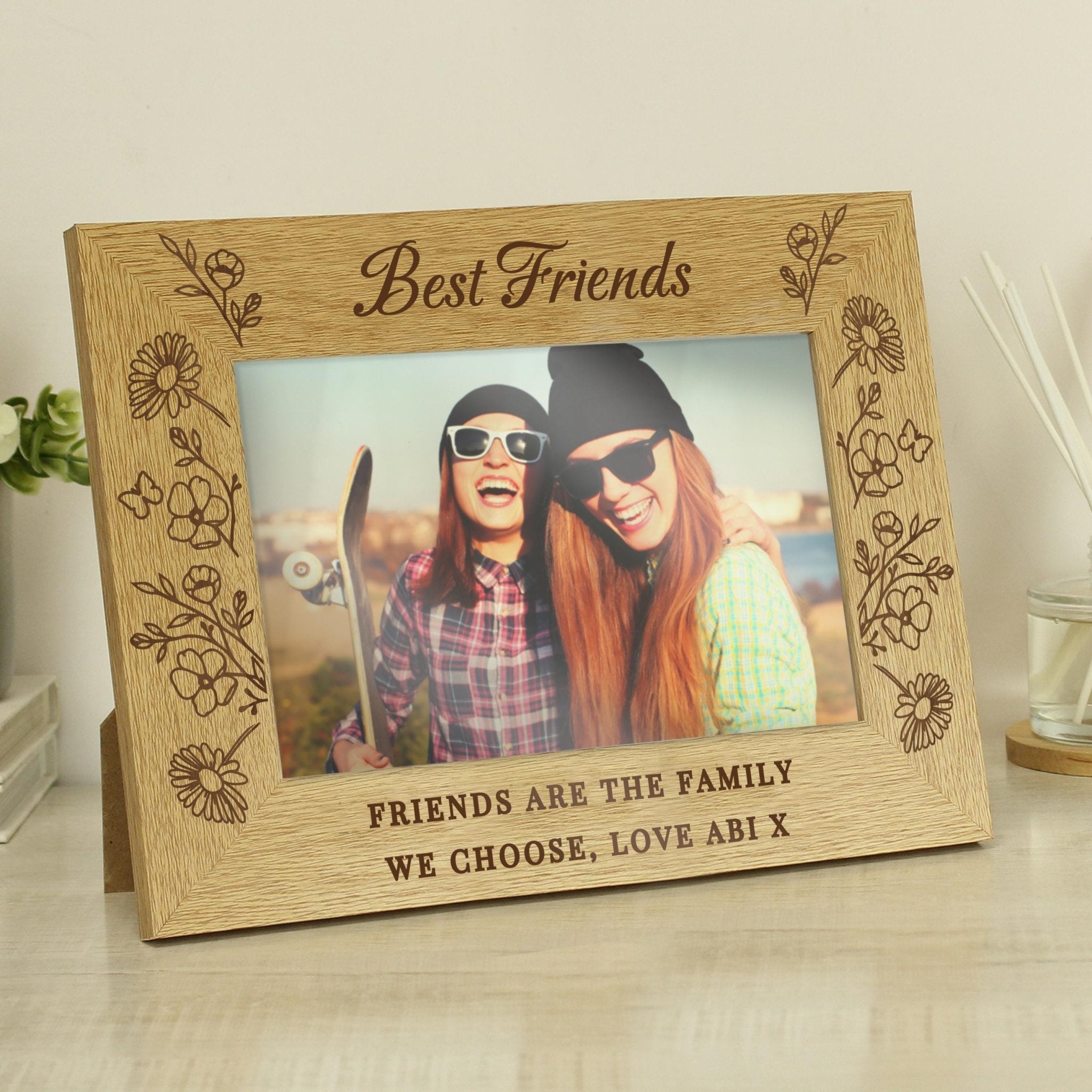 Personalised Wild Flowers 6x4 Oak Finish Photo Frame | Great for Mothers Day, Weddings and Anniversaries | Inspired Creative Gifts | UK Supplier
